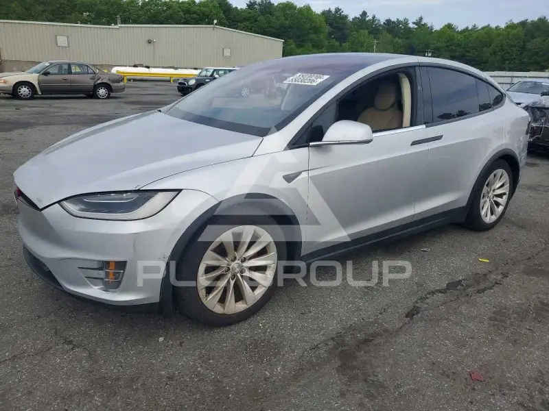 2017 Tesla Model X фото
