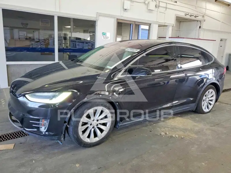 2017 Tesla Model X фото