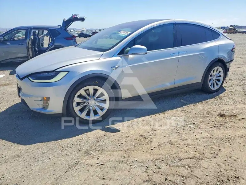 2017 Tesla Model X фото