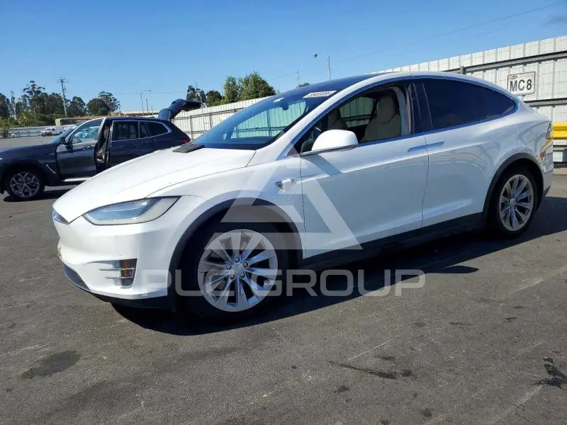 2017 Tesla Model X фото