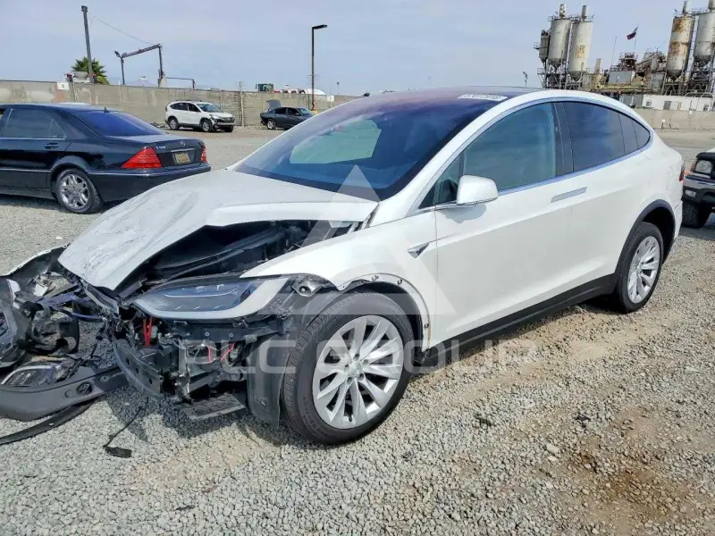 2017 Tesla Model X фото