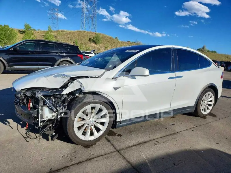 2017 Tesla Model X photo