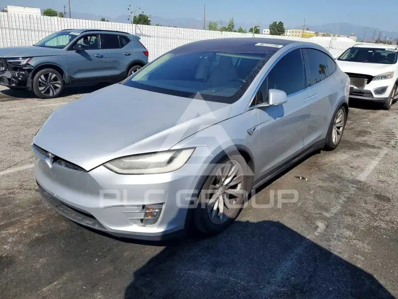 2017 Tesla Model X фото
