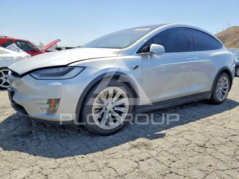 2017 Tesla Model X фото
