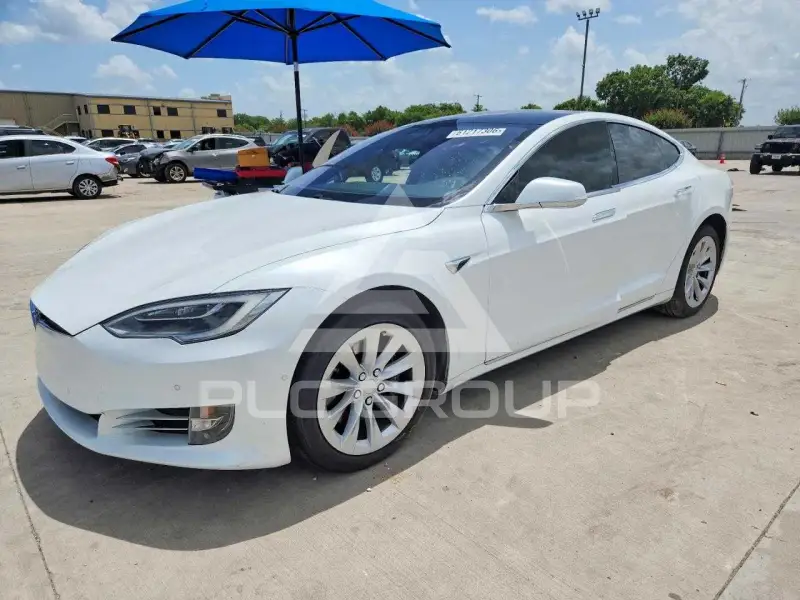 2017 Tesla Model S photo
