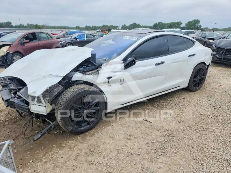 2017 Tesla Model S фото