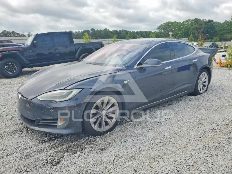 2017 Tesla Model S фото