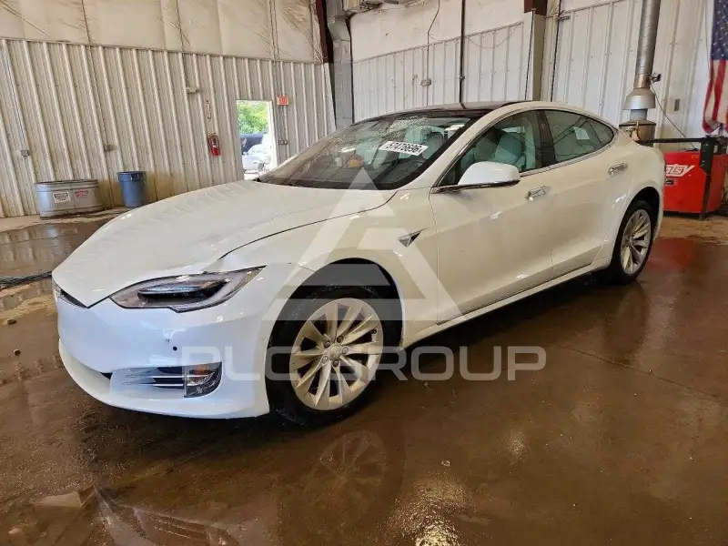 2017 Tesla Model S фото