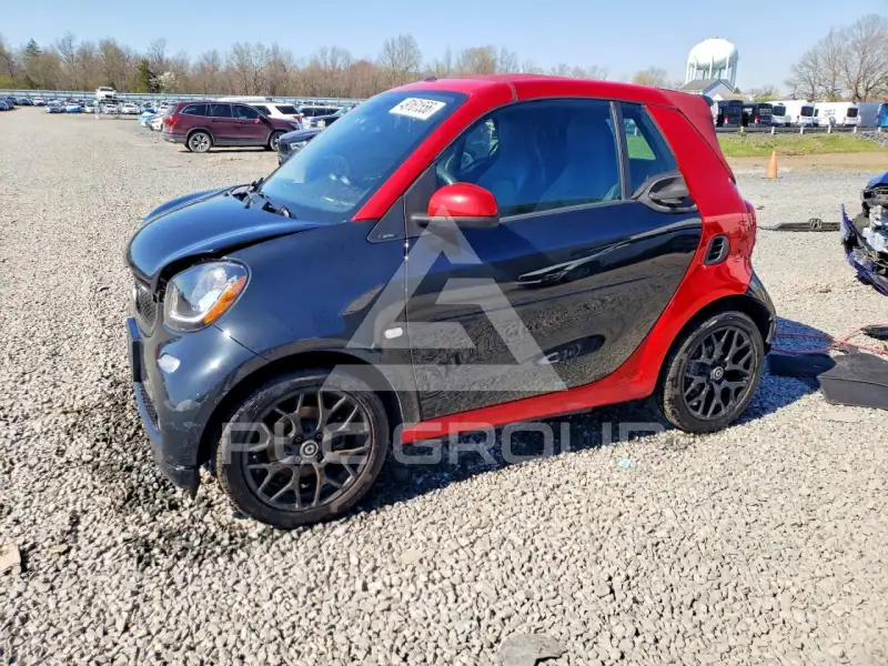 2017 Smart FORTWO photo