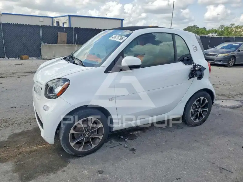 2017 Smart FORTWO фото