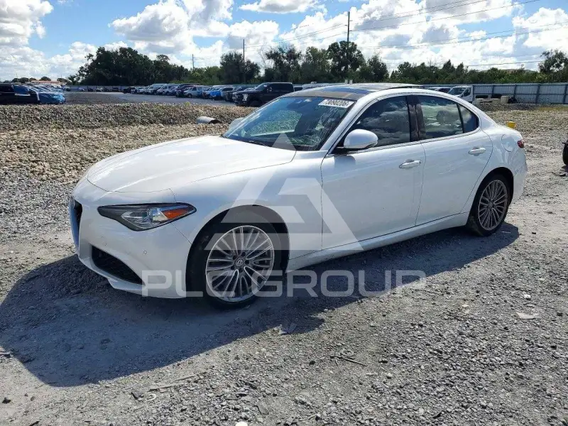 2017 Alfa Romeo Giulia photo