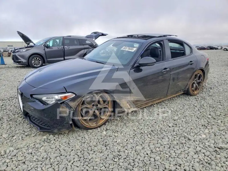 2017 Alfa Romeo Giulia photo