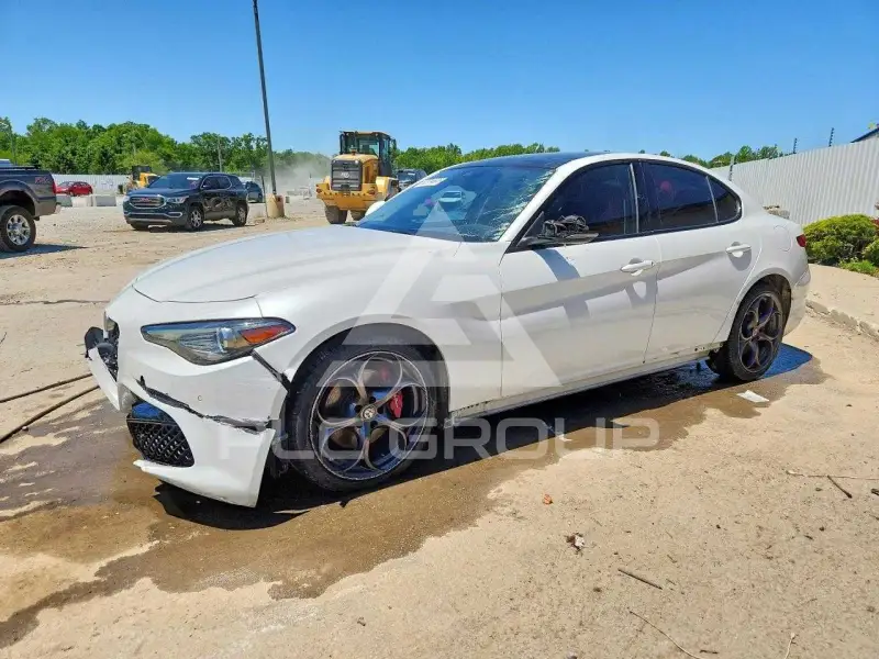2017 Alfa Romeo Giulia photo