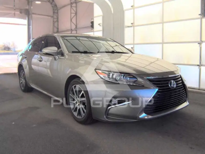 2017 Lexus ES300 photo