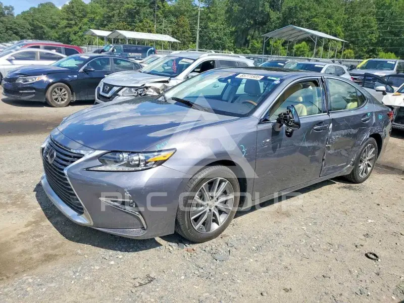 2017 Lexus ES300 photo