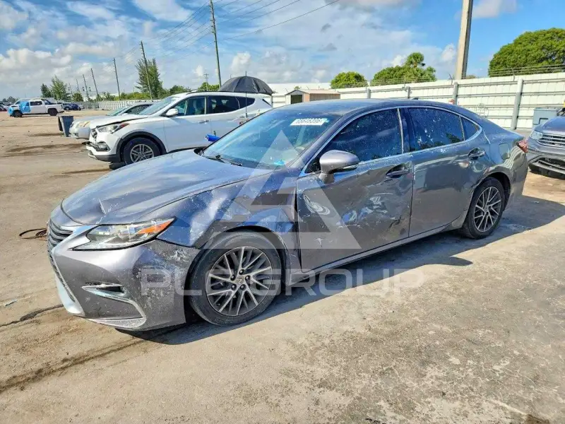 2017 Lexus ES350 photo