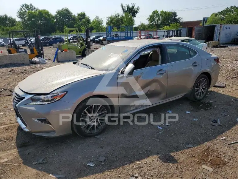2017 Lexus ES350 photo