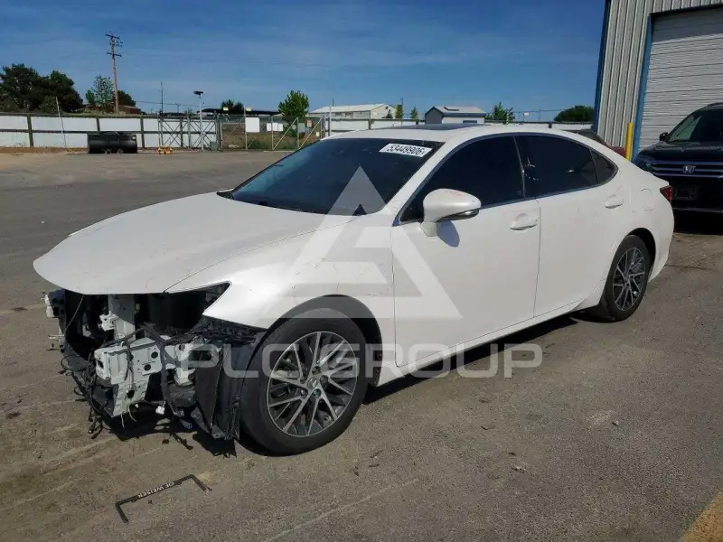 2017 Lexus ES350 photo