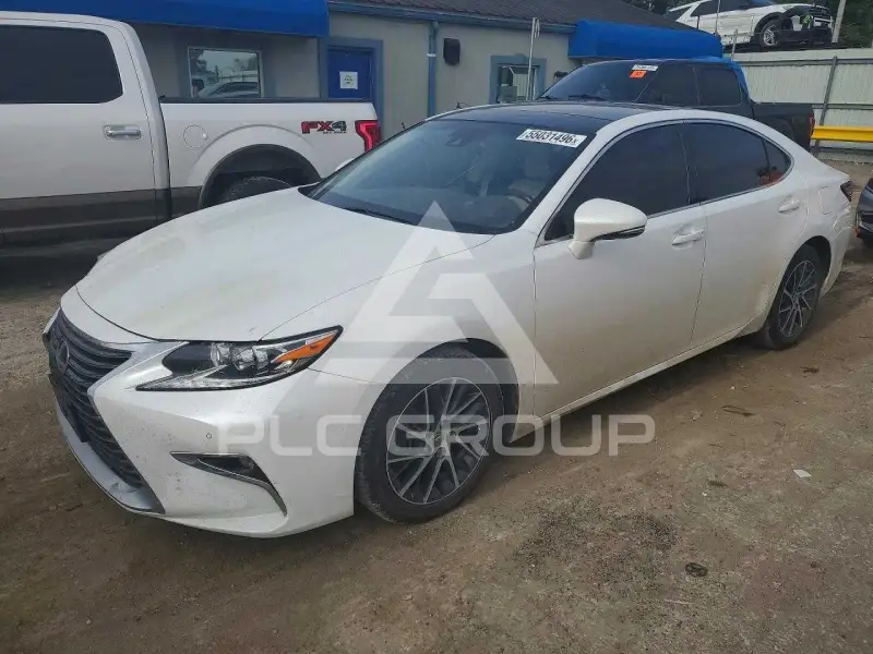 2017 Lexus ES350 photo