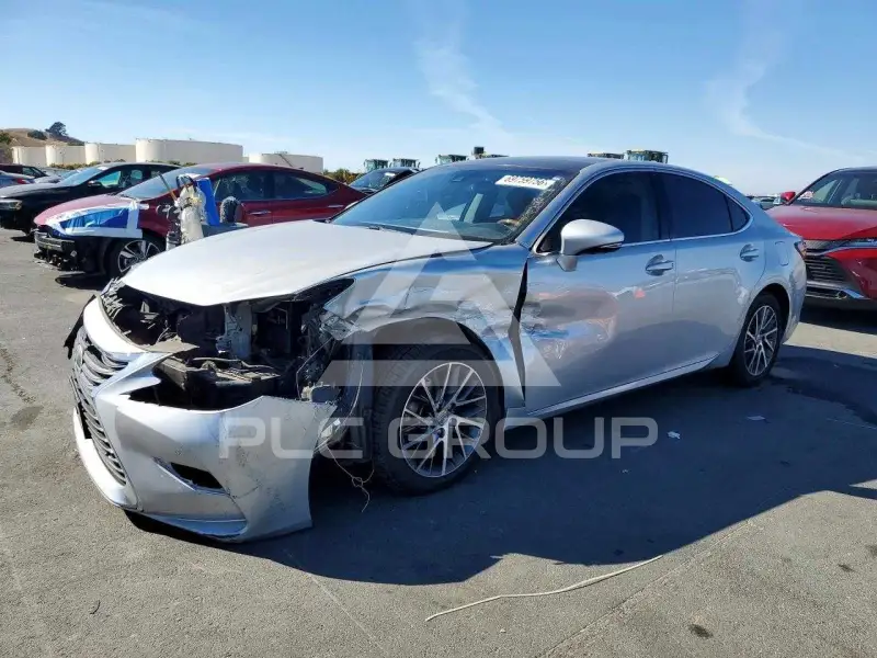 2017 Lexus ES350 photo