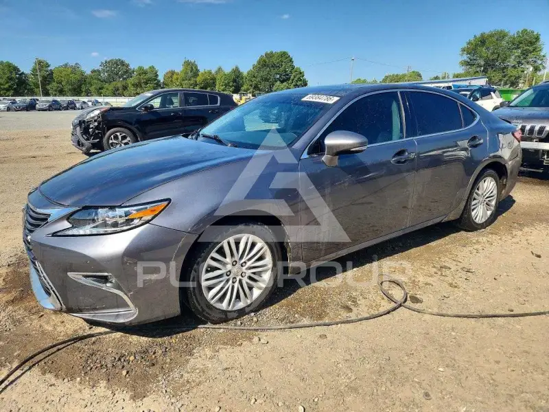2017 Lexus ES350 photo