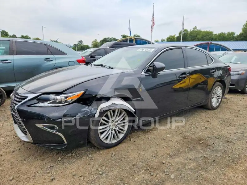 2017 Lexus ES350 photo