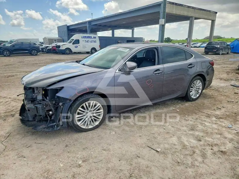 2017 Lexus ES350 photo