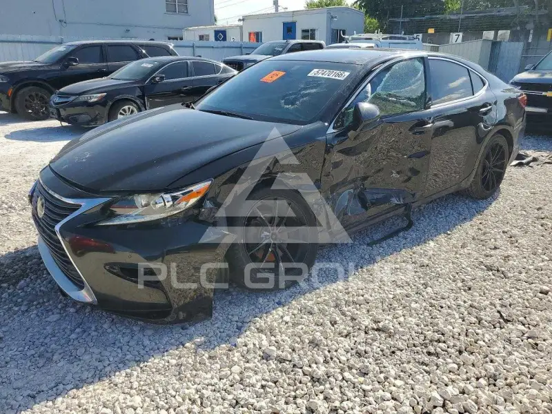 2017 Lexus ES350 photo
