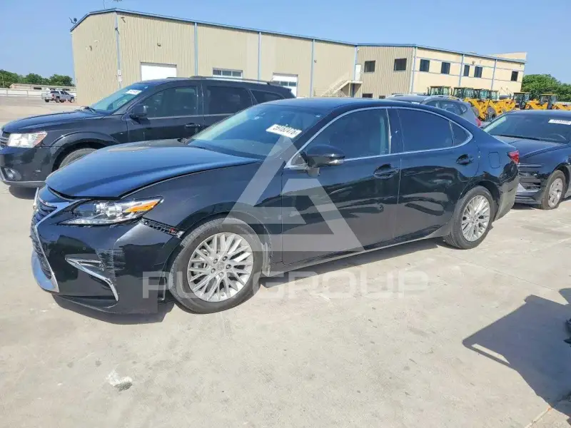 2017 Lexus ES350 photo