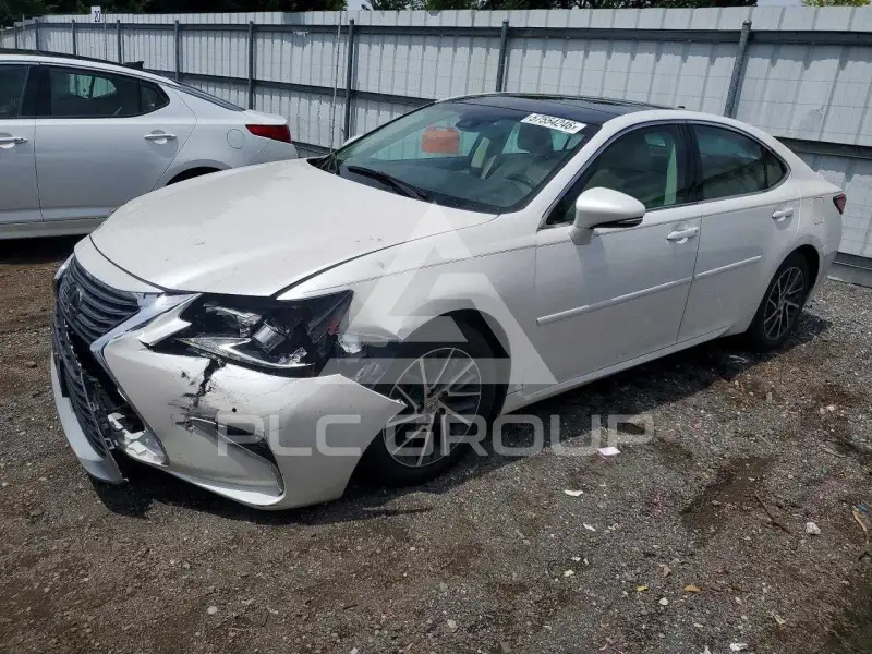 2017 Lexus ES350 photo