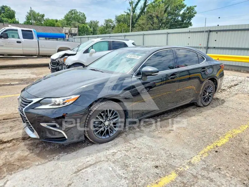 2017 Lexus ES350 photo