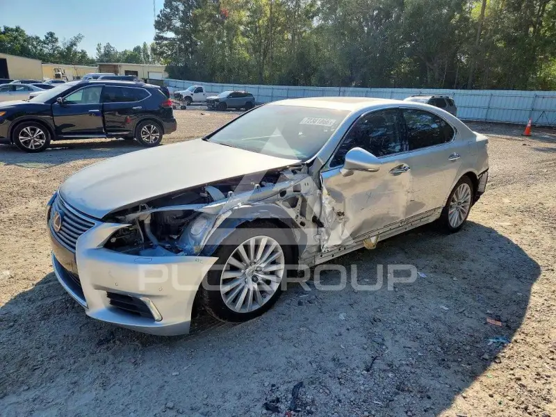 2017 Lexus LS460 photo