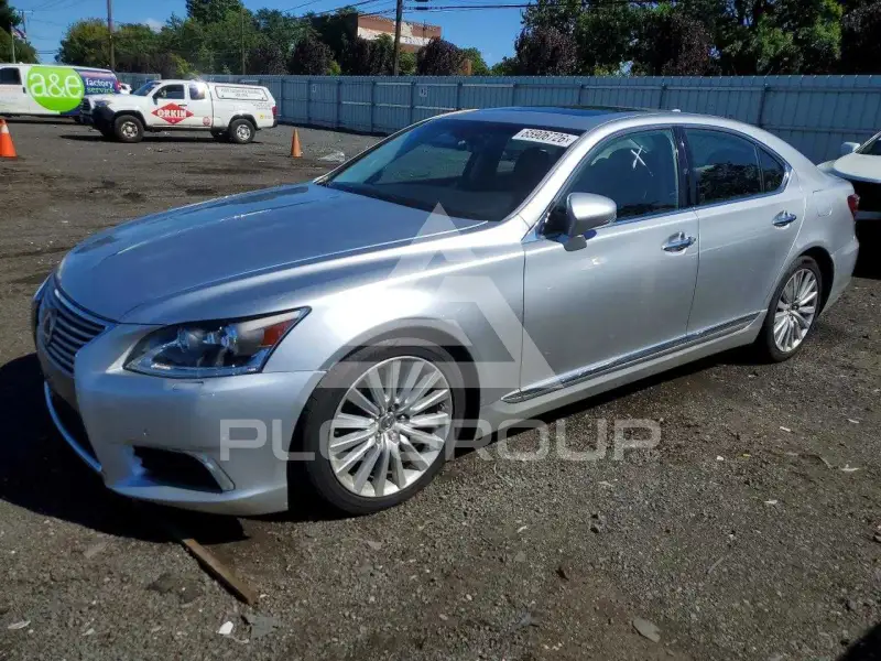 2017 Lexus LS460 photo