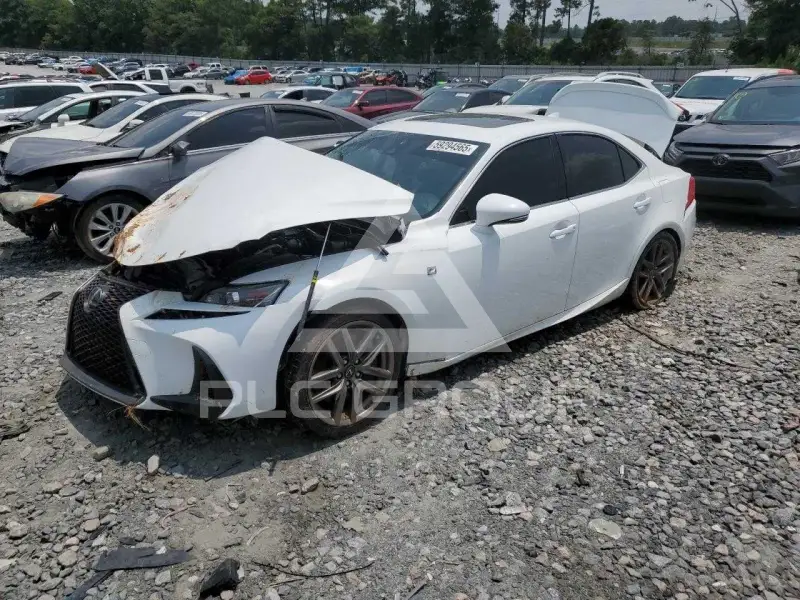 2017 Lexus IS photo