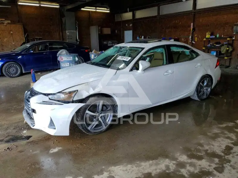 2017 Lexus IS фото