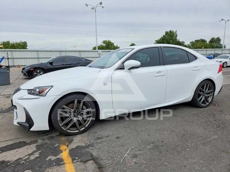 2017 Lexus IS фото