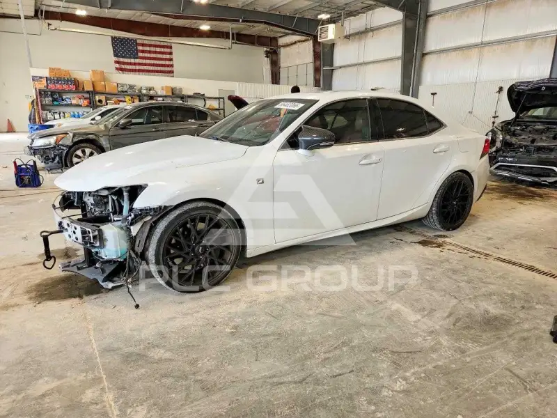 2017 Lexus IS photo