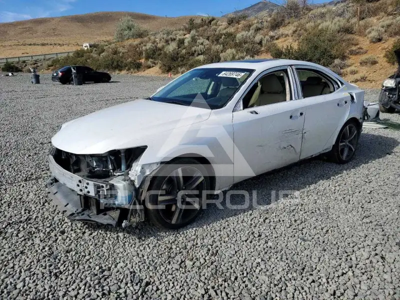 2017 Lexus IS фото