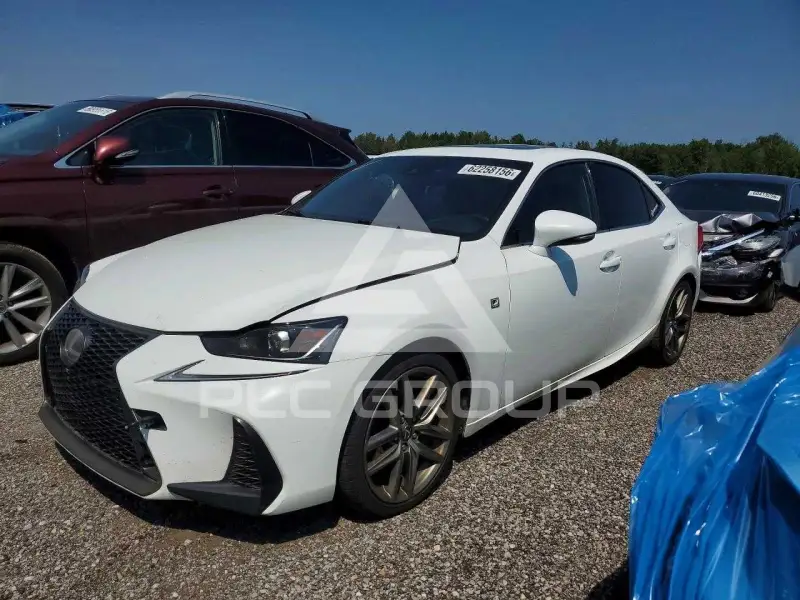 2017 Lexus IS фото