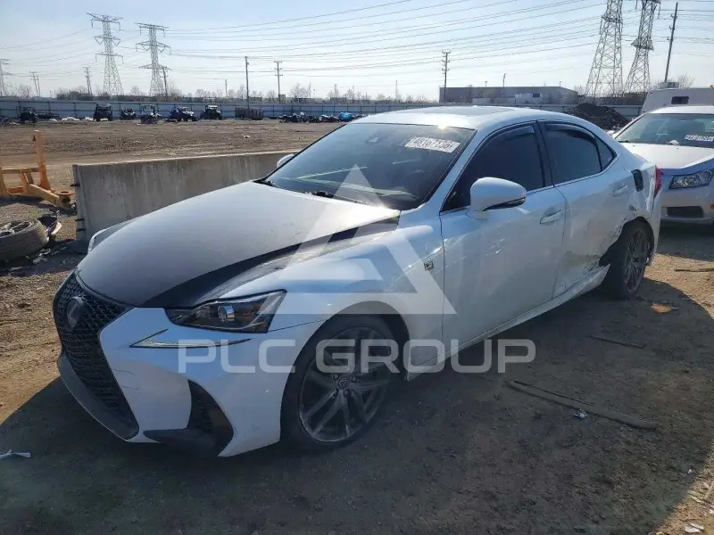 2017 Lexus IS photo