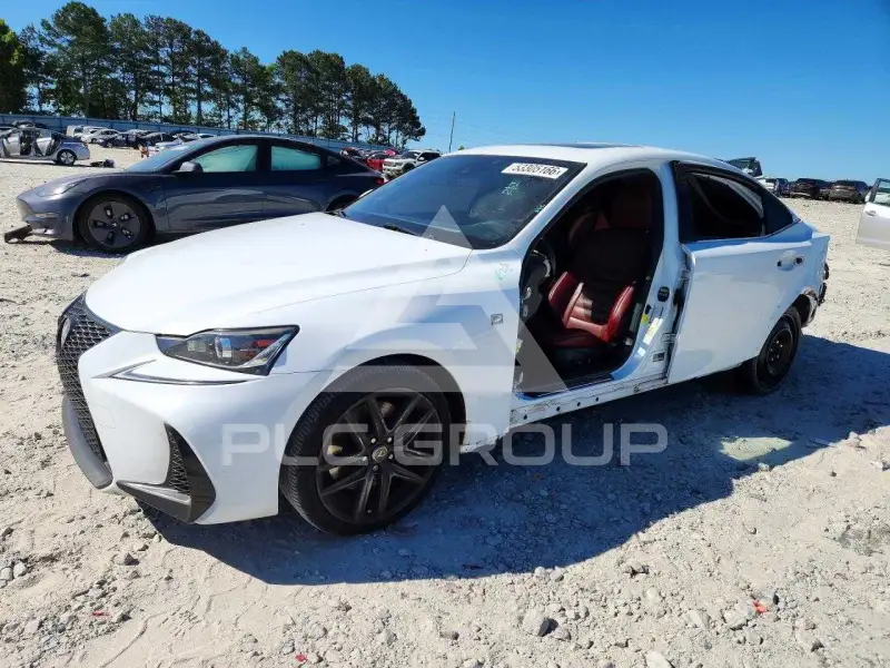 2017 Lexus IS photo