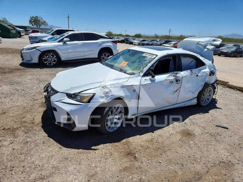 2017 Lexus IS photo
