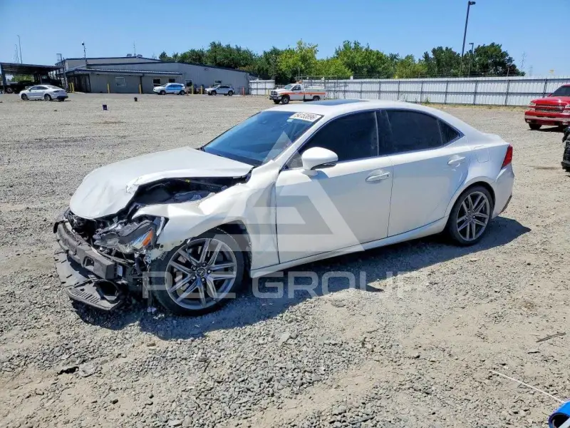 2017 Lexus IS фото