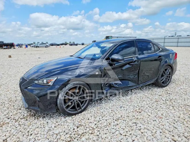 2017 Lexus IS photo