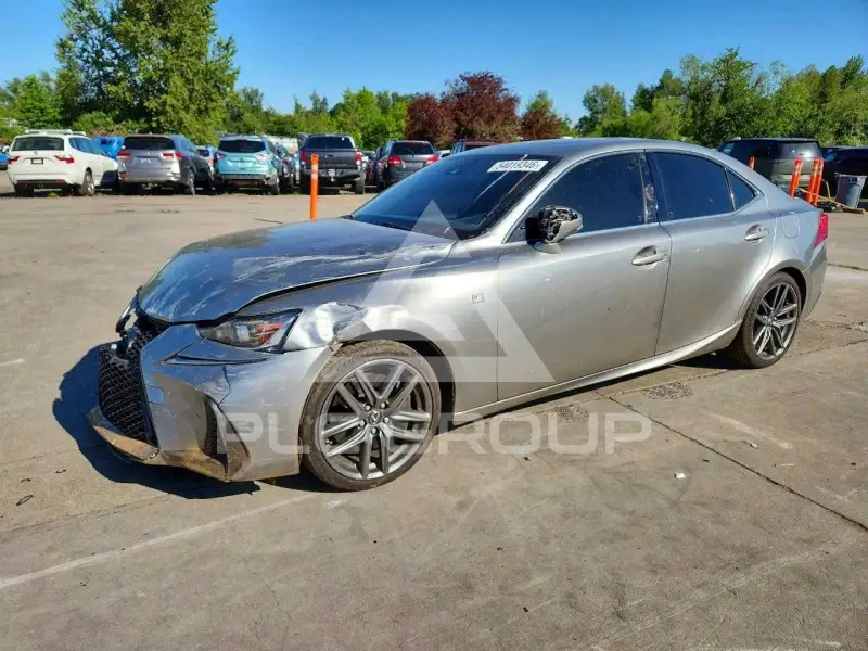2017 Lexus IS фото