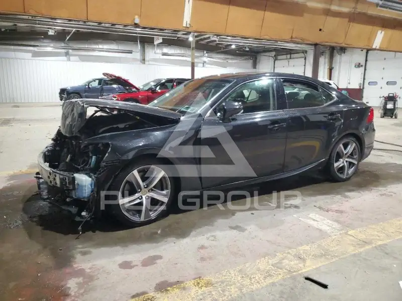 2017 Lexus IS фото