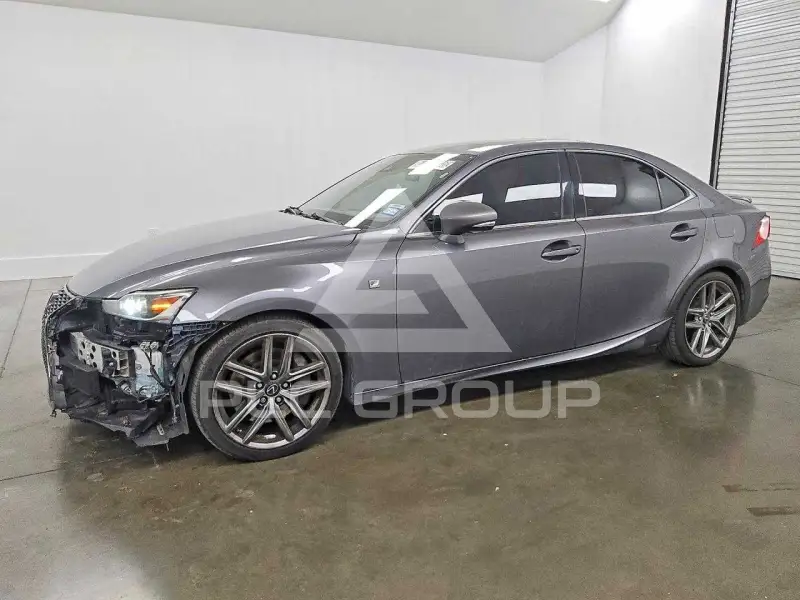 2017 Lexus IS photo