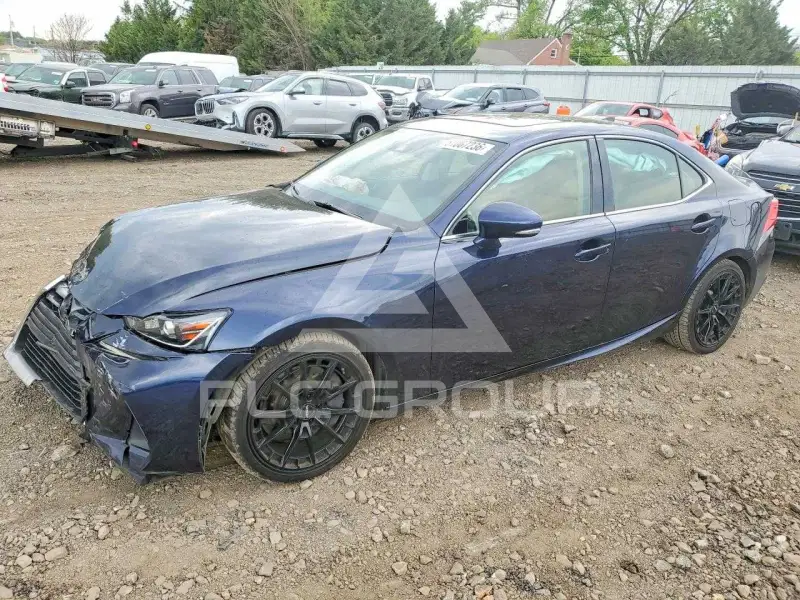 2017 Lexus IS фото