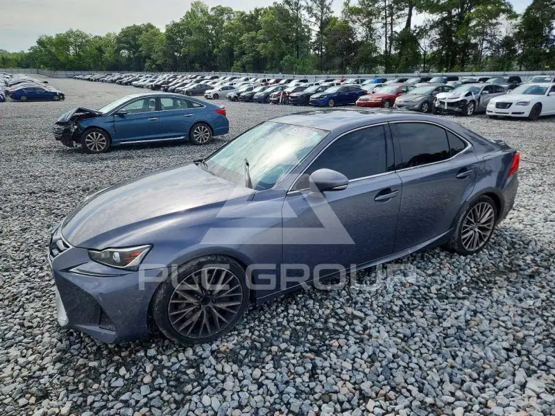 2017 Lexus IS фото