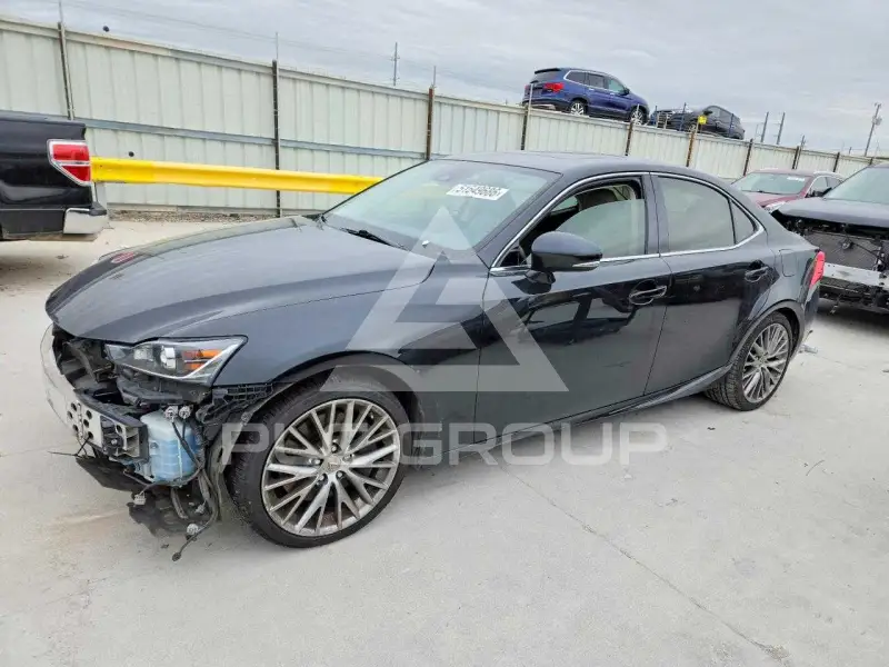 2017 Lexus IS фото
